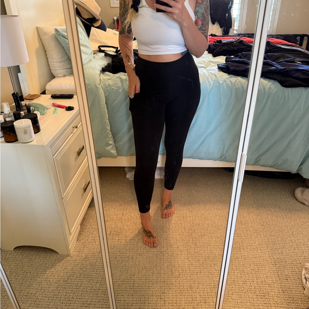 Fabletics | PureLuxe High Waisted Pocket Capri Leggings Medium - Picture 5 of 9